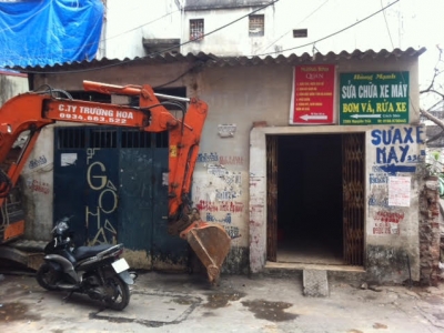 Phá dỡ đào móng nhà tại 221 đường Nguyễn Trãi Thanh Xuân Hà Nội .
